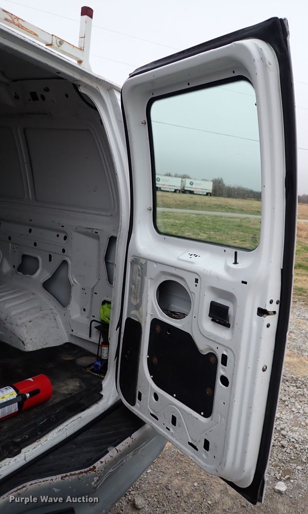 image for item IS9310 2002 Ford E150  van