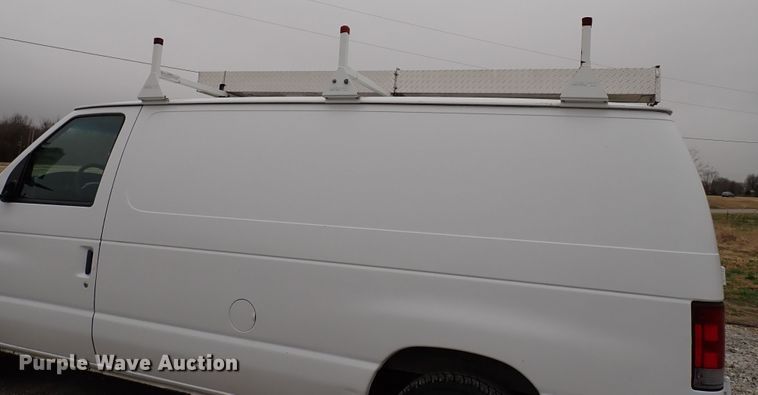 image for item IS9310 2002 Ford E150  van