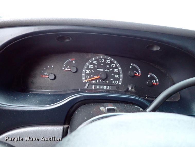 image for item IS9310 2002 Ford E150  van