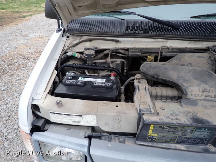 image for item IS9310 2002 Ford E150  van