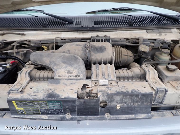 image for item IS9310 2002 Ford E150  van