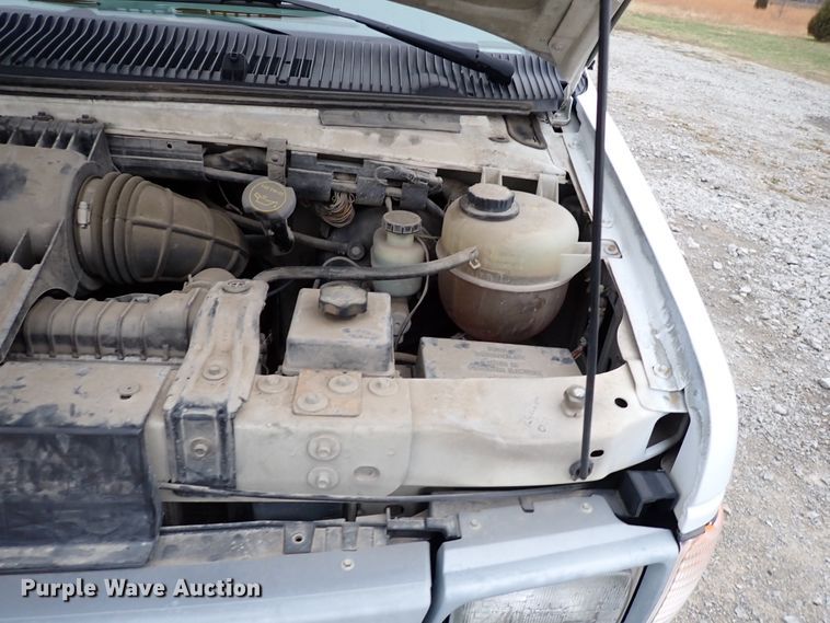 image for item IS9310 2002 Ford E150  van