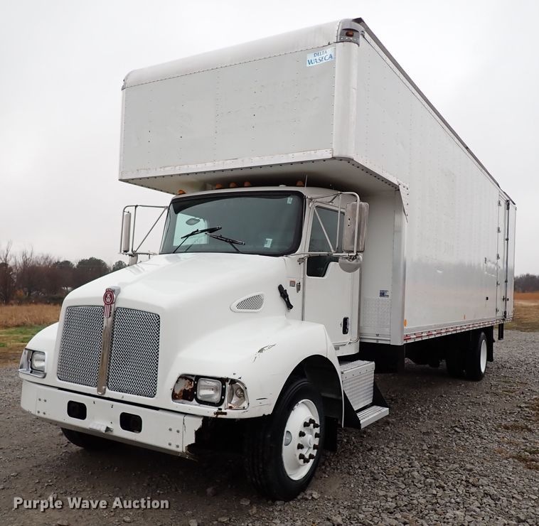 image for item IS9316 2005 Kenworth T300  box truck