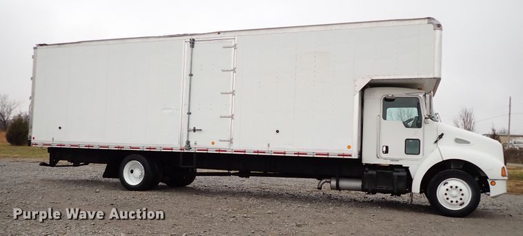 image for item IS9316 2005 Kenworth T300  box truck