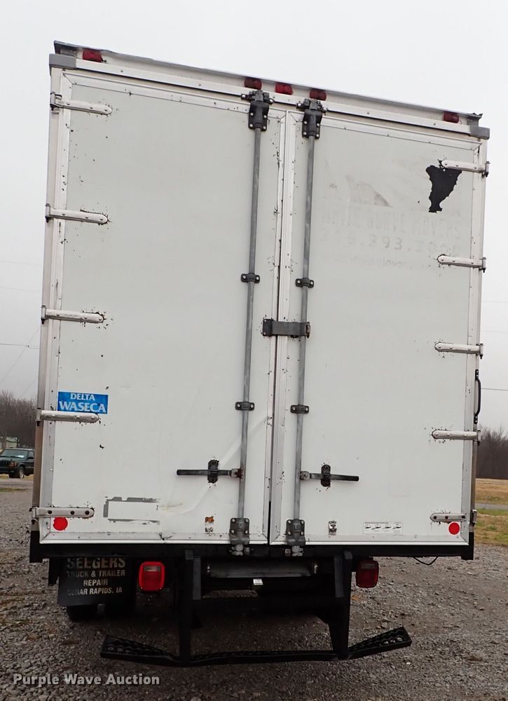 image for item IS9316 2005 Kenworth T300  box truck