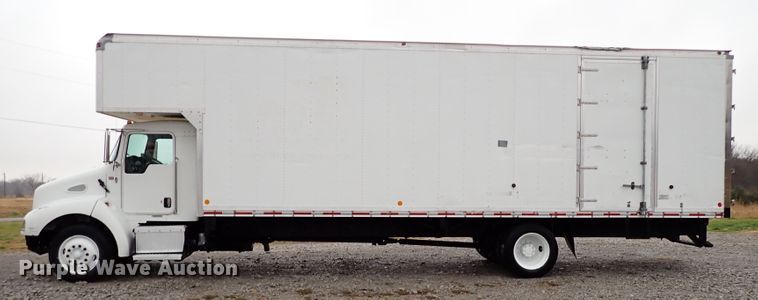 image for item IS9316 2005 Kenworth T300  box truck
