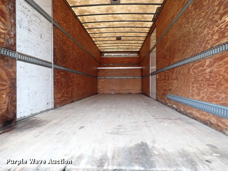 image for item IS9316 2005 Kenworth T300  box truck