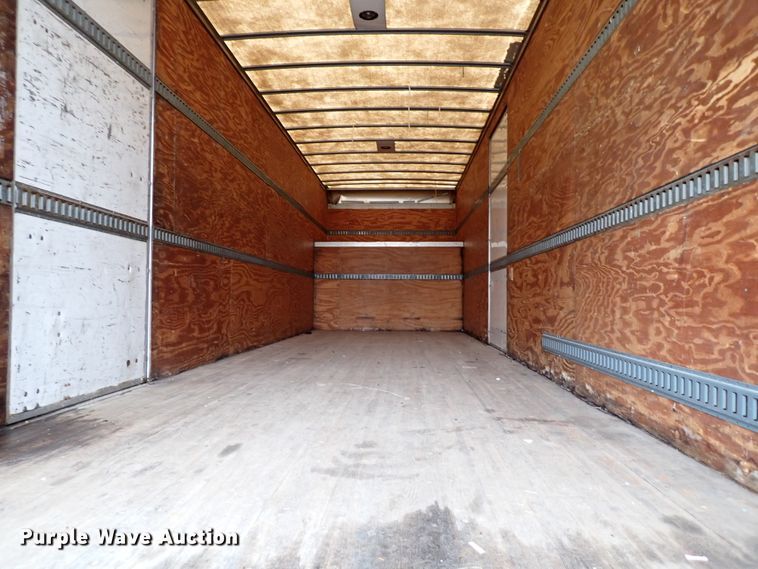 image for item IS9316 2005 Kenworth T300  box truck