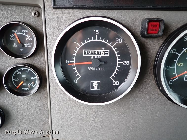 image for item IS9316 2005 Kenworth T300  box truck