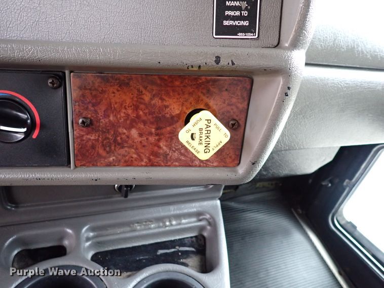 image for item IS9316 2005 Kenworth T300  box truck