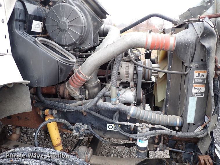 image for item IS9316 2005 Kenworth T300  box truck