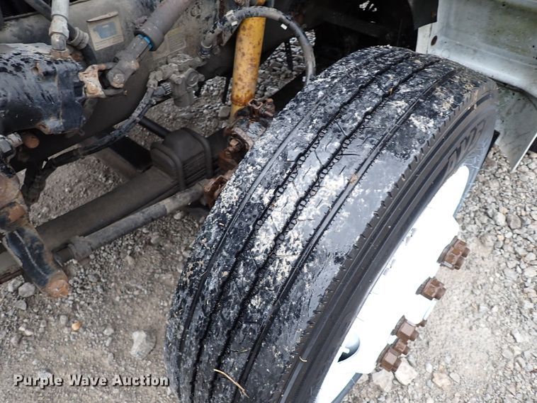 image for item IS9316 2005 Kenworth T300  box truck