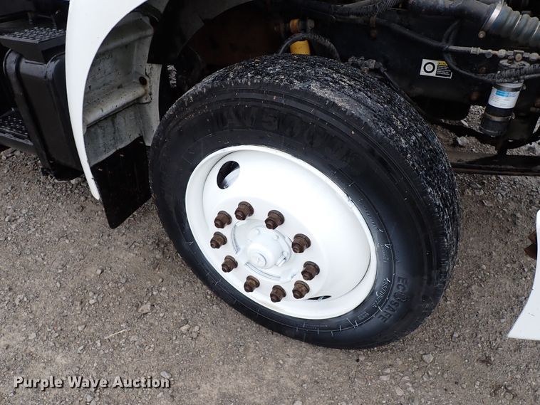 image for item IS9316 2005 Kenworth T300  box truck