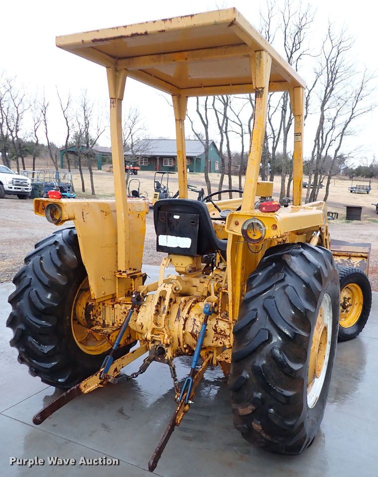 image for item IS9349 Massey Ferguson MF32  tractor