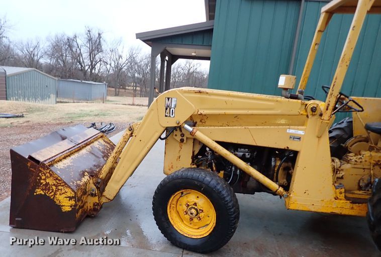 image for item IS9349 Massey Ferguson MF32  tractor