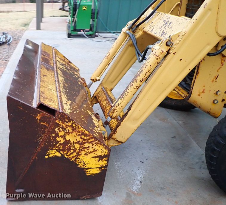 image for item IS9349 Massey Ferguson MF32  tractor