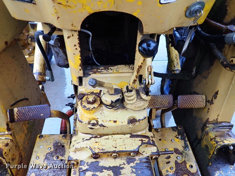 image for item IS9349 Massey Ferguson MF32  tractor