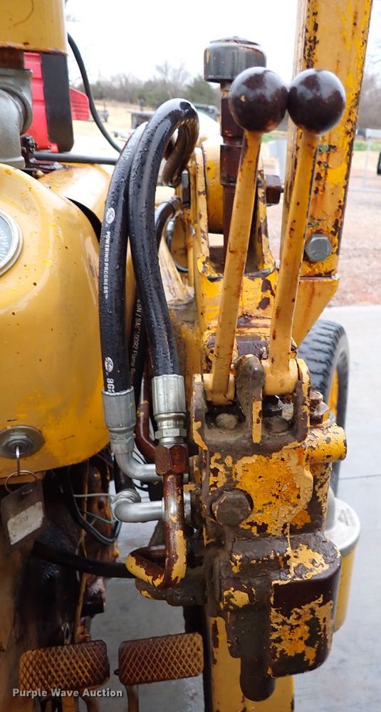 image for item IS9349 Massey Ferguson MF32  tractor