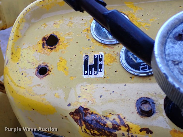 image for item IS9349 Massey Ferguson MF32  tractor