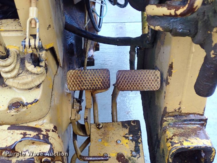 image for item IS9349 Massey Ferguson MF32  tractor