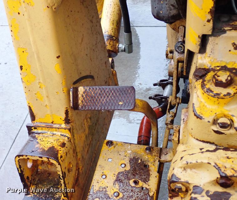 image for item IS9349 Massey Ferguson MF32  tractor