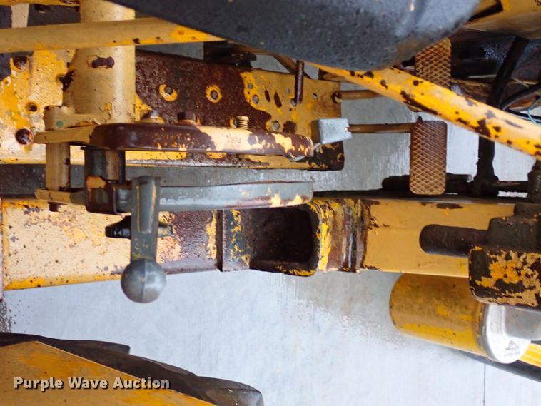 image for item IS9349 Massey Ferguson MF32  tractor