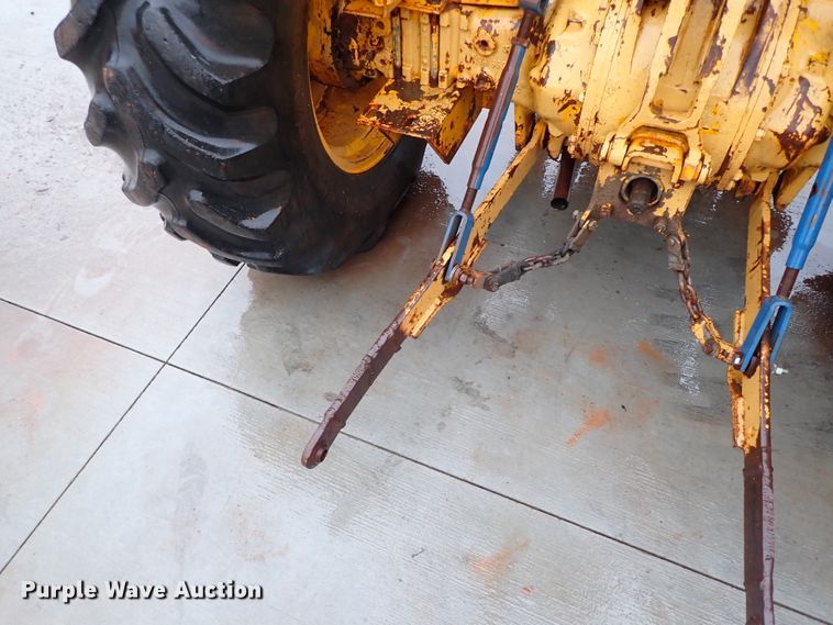 image for item IS9349 Massey Ferguson MF32  tractor