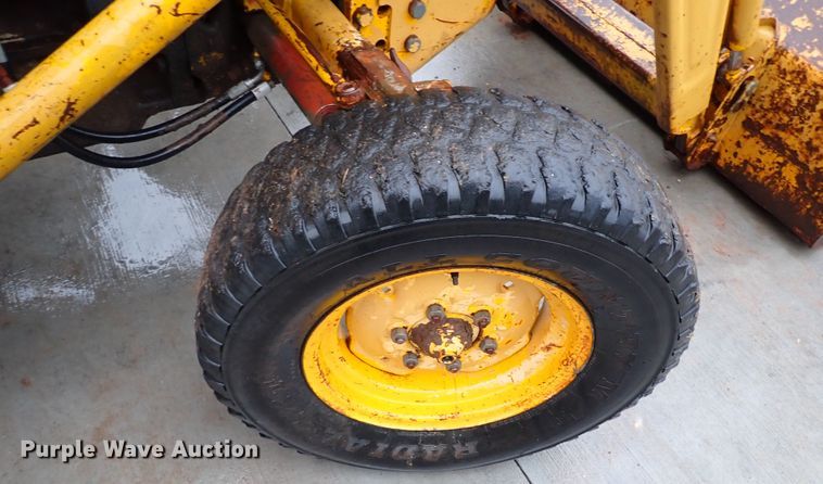 image for item IS9349 Massey Ferguson MF32  tractor