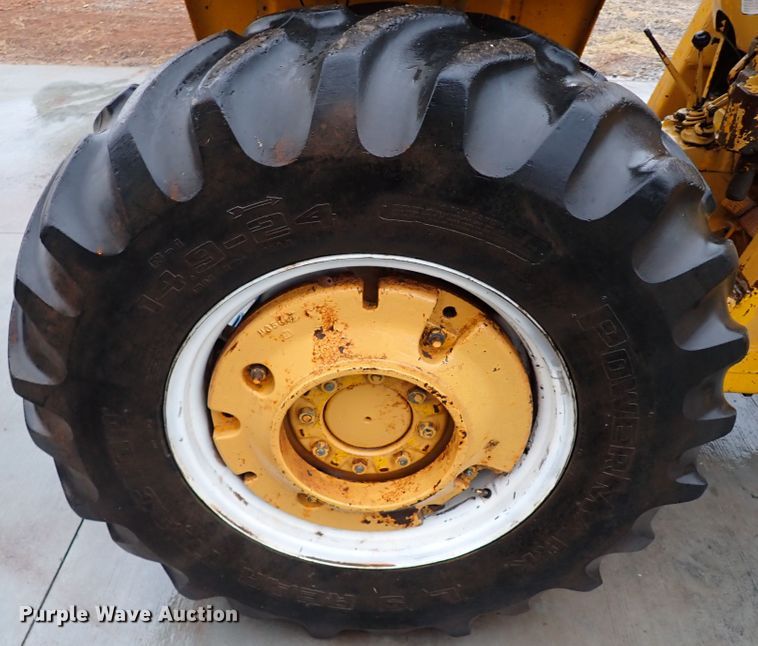 image for item IS9349 Massey Ferguson MF32  tractor