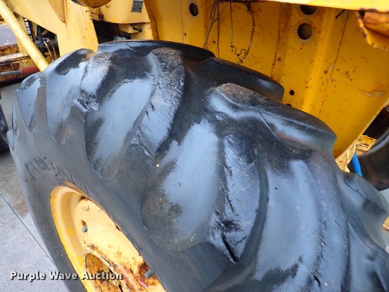 image for item IS9349 Massey Ferguson MF32  tractor