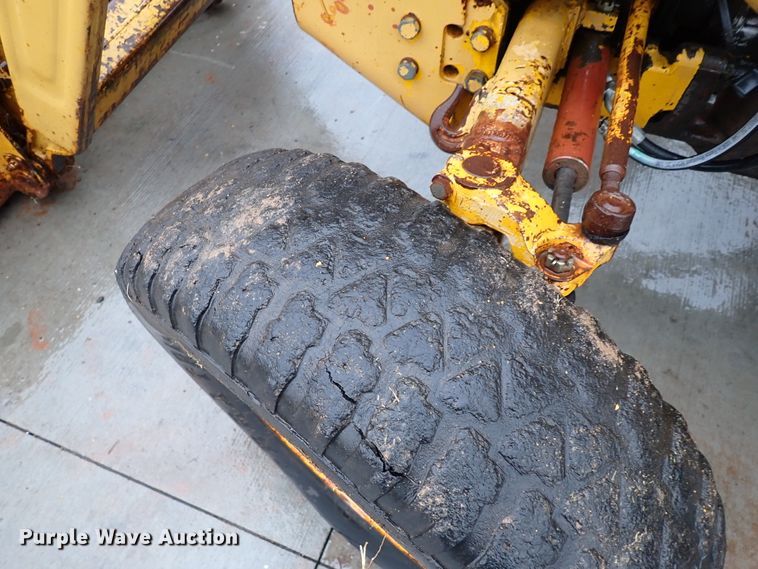 image for item IS9349 Massey Ferguson MF32  tractor