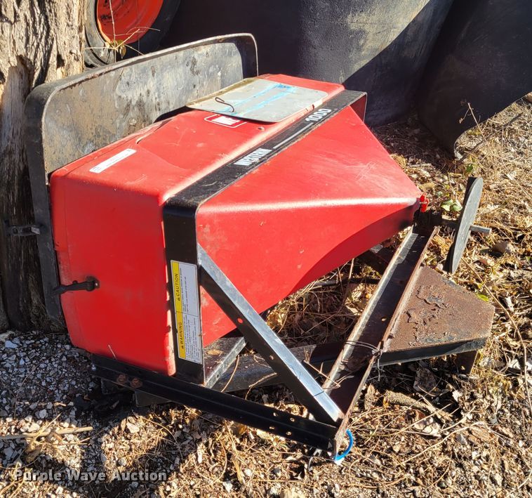 image for item IV9737 Western 1000  spreader