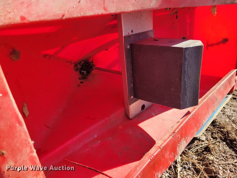 image for item IV9737 Western 1000  spreader