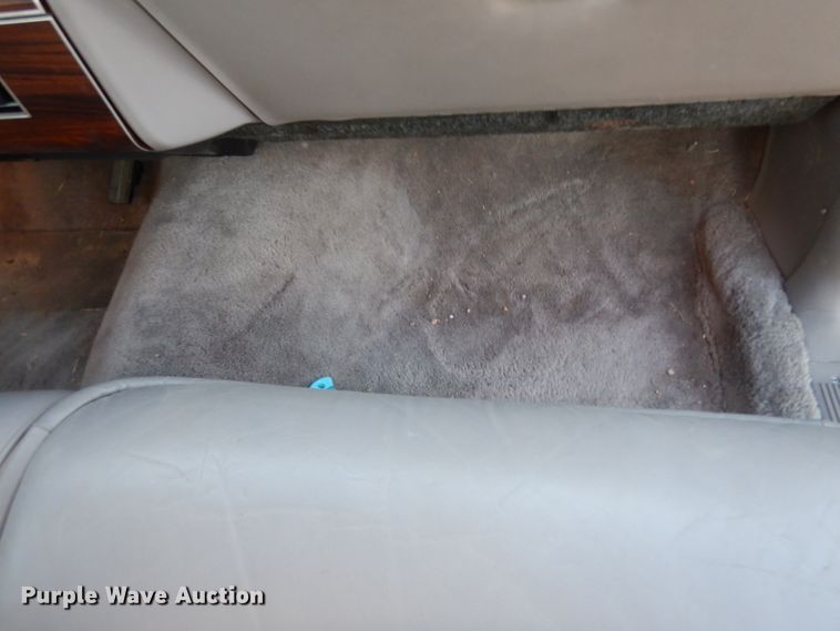 image for item IV9872 1988 Lincoln Town Car Cartier