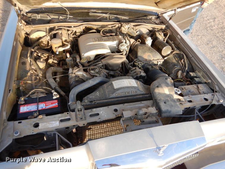 image for item IV9872 1988 Lincoln Town Car Cartier