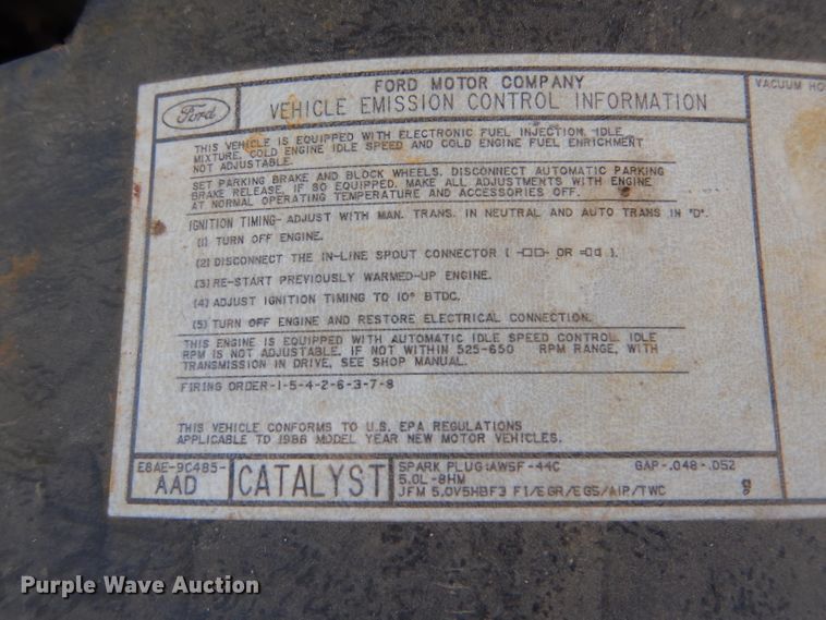 image for item IV9872 1988 Lincoln Town Car Cartier