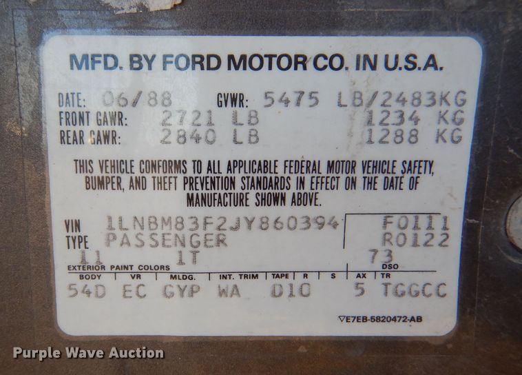 image for item IV9872 1988 Lincoln Town Car Cartier