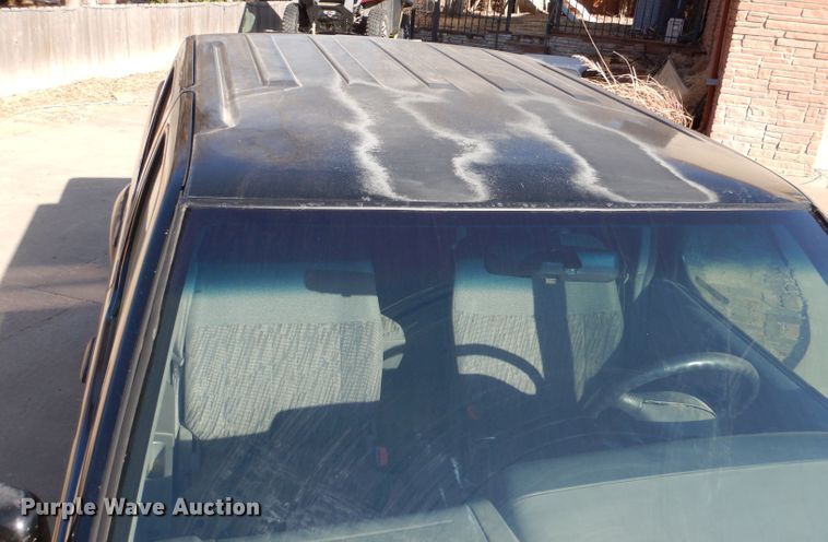 image for item IV9901 2000 Nissan Frontier  Crew Cab pickup truck