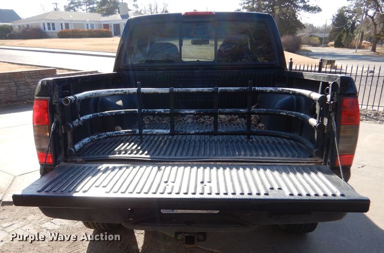 image for item IV9901 2000 Nissan Frontier  Crew Cab pickup truck