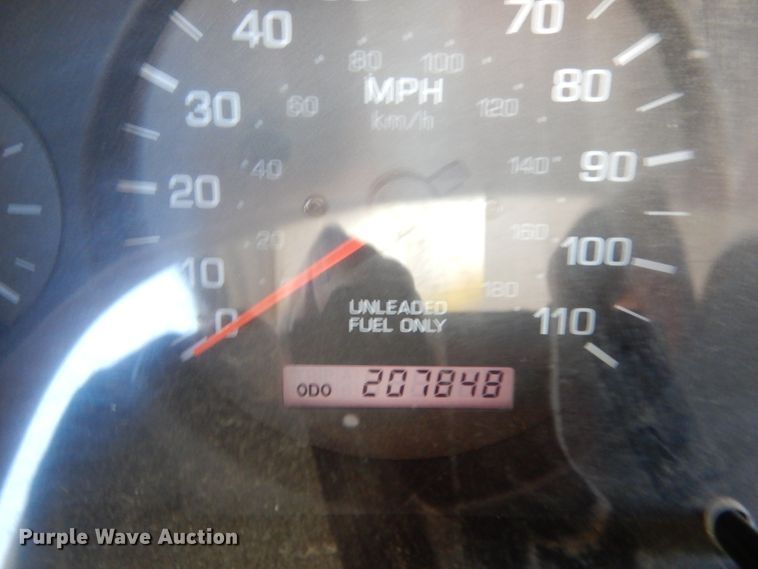 image for item IV9901 2000 Nissan Frontier  Crew Cab pickup truck