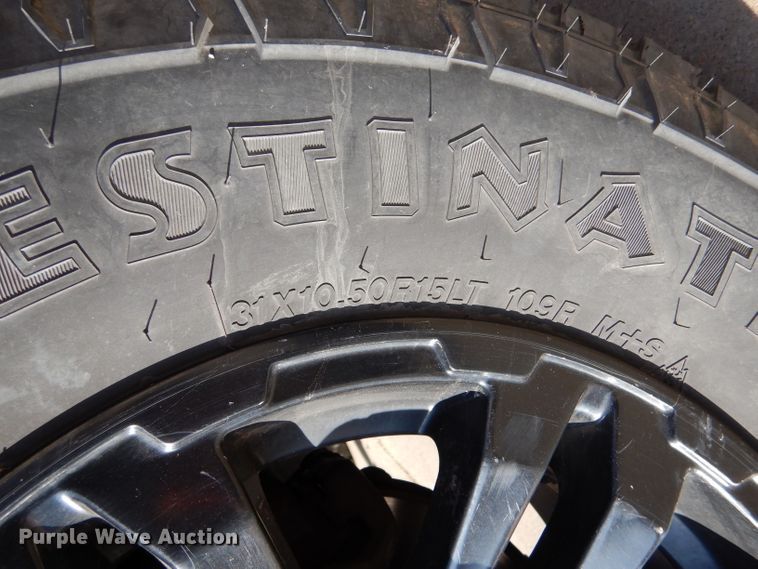 image for item IV9901 2000 Nissan Frontier  Crew Cab pickup truck