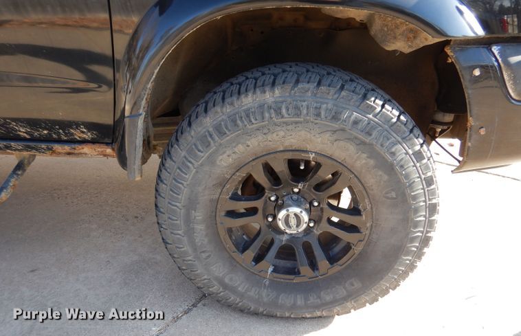 image for item IV9901 2000 Nissan Frontier  Crew Cab pickup truck