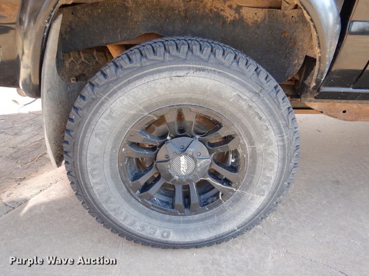 image for item IV9901 2000 Nissan Frontier  Crew Cab pickup truck