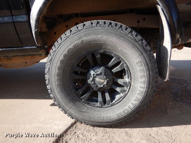 image for item IV9901 2000 Nissan Frontier  Crew Cab pickup truck