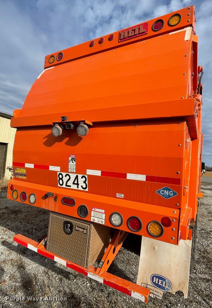 image for item IX9718 2018 Mack LR633  refuse truck