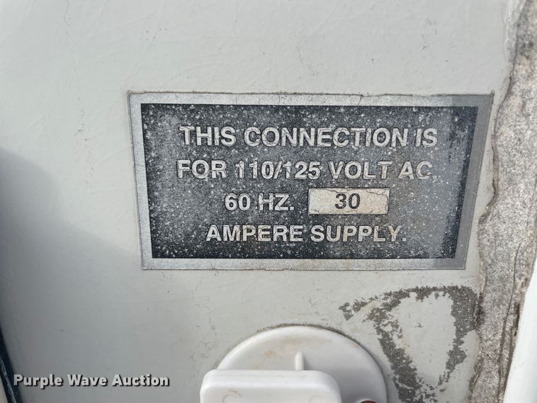 image for item IX9719 1999 Ford Hurricane  RV