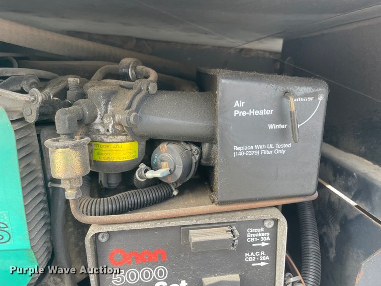 image for item IX9719 1999 Ford Hurricane  RV