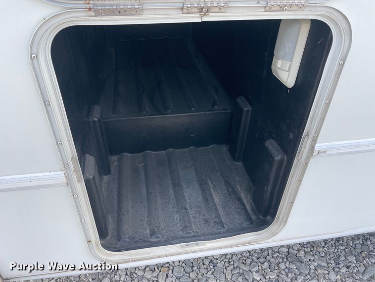 image for item IX9719 1999 Ford Hurricane  RV