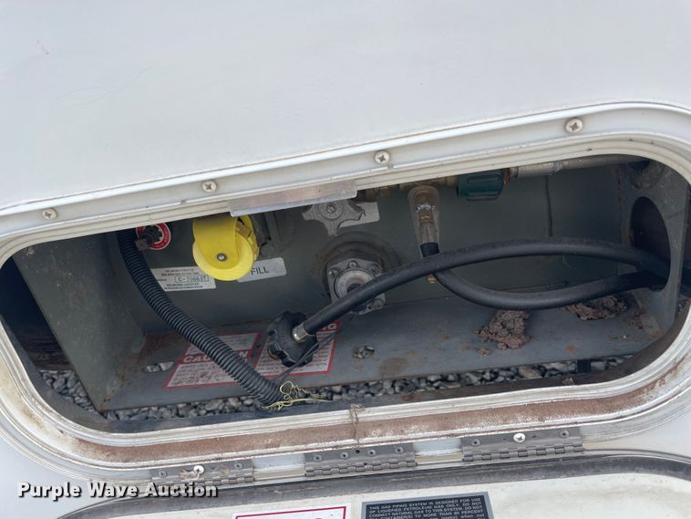 image for item IX9719 1999 Ford Hurricane  RV