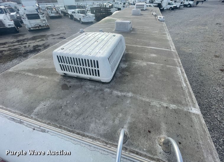 image for item IX9719 1999 Ford Hurricane  RV